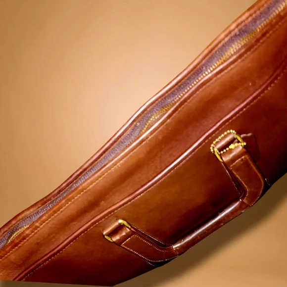 Coach Embassy Vintage Briefcase#5282. - Picture 11 of 17